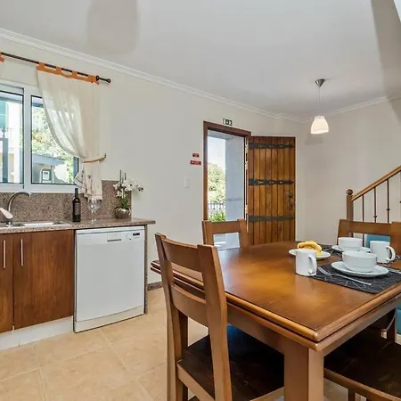 Casa Do Palheiro Ribeirinho By Rent-a-key 펜션 *