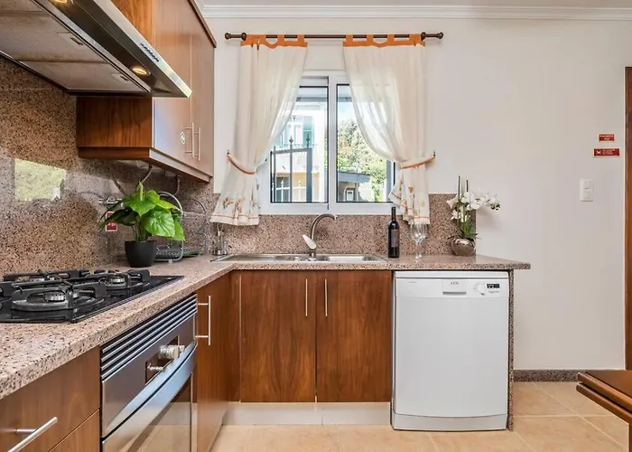 Casa Do Palheiro Ribeirinho By Rent-a-key * Porto Moniz